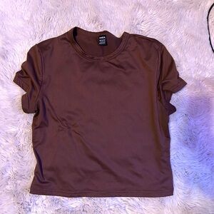 Brown cropped tee